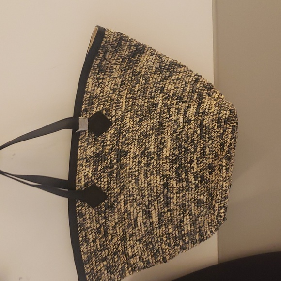 Poolside beach tote had woven by female artisans in tbe Philippines - Picture 6 of 6